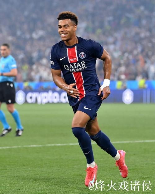 杜埃长距离奔袭 巴黎圣日耳曼3-2力克梅斯